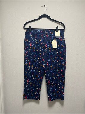St John’s Bay Capri Pants with Bright Blooms